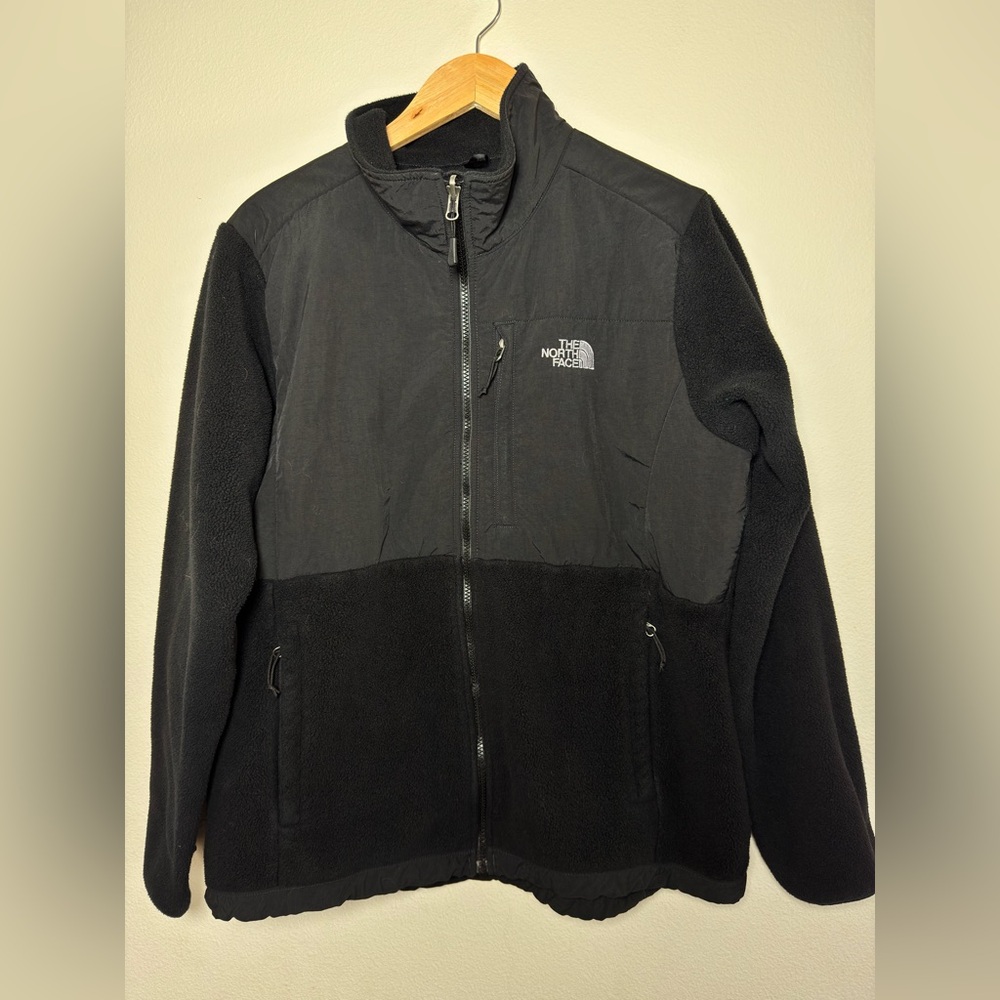 The North Face Women’s Black Denali Jacket